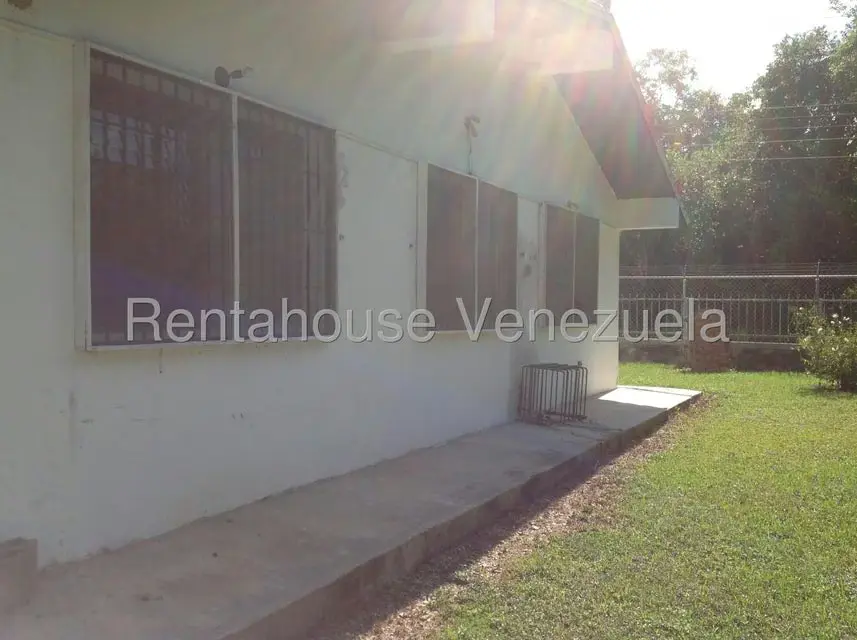 Casa (1 Nivel) en Venta en Flor de Mayo, Miranda - 22
