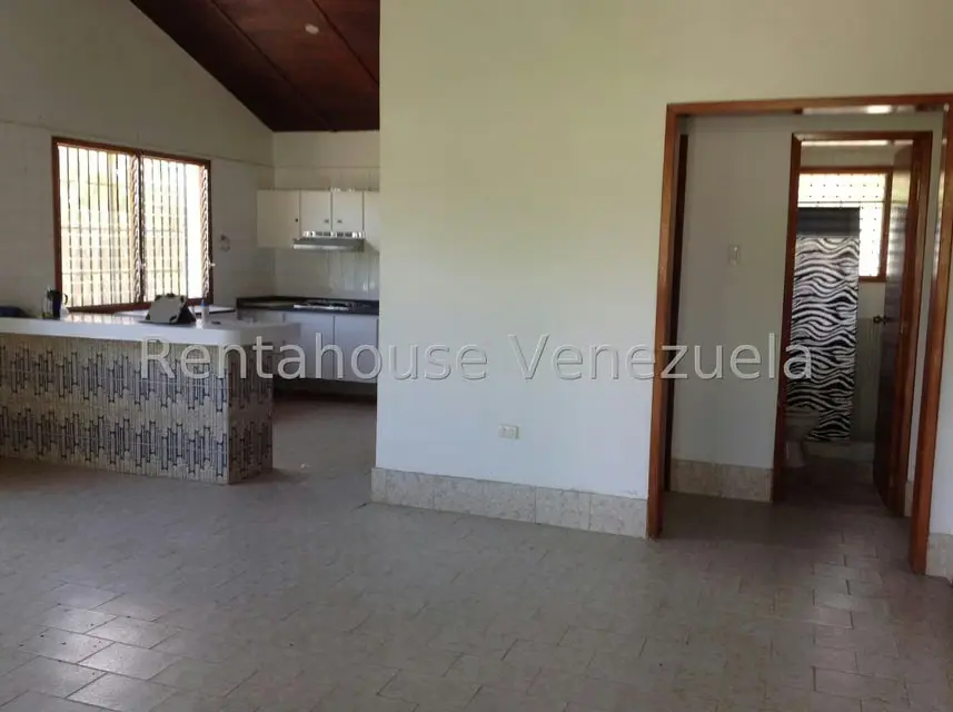 Casa (1 Nivel) en Venta en Flor de Mayo, Miranda - 24