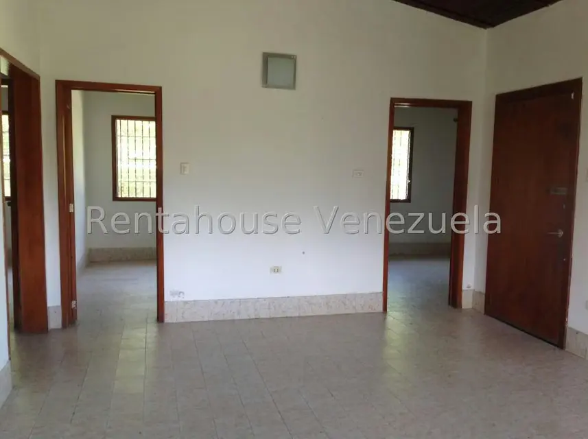 Casa (1 Nivel) en Venta en Flor de Mayo, Miranda - 30