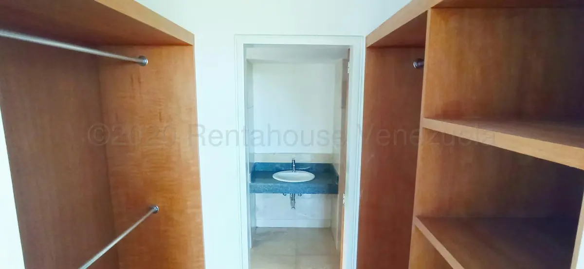 Apartamento (1 Nivel) en Venta en La Lagunita Country Club, Distrito Metropolitano - 3