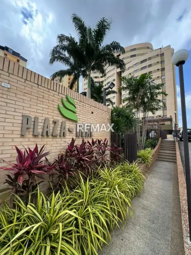 Apartamento Amoblado en Alquiler en Mañongo, Plaza Real