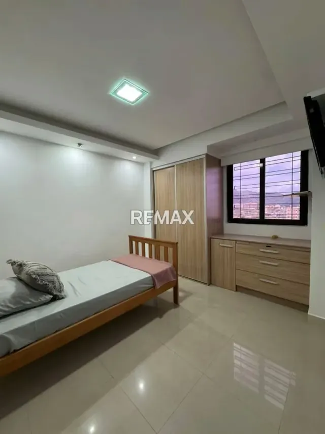 Apartamento Amoblado en Alquiler en Mañongo, Plaza Real - 6