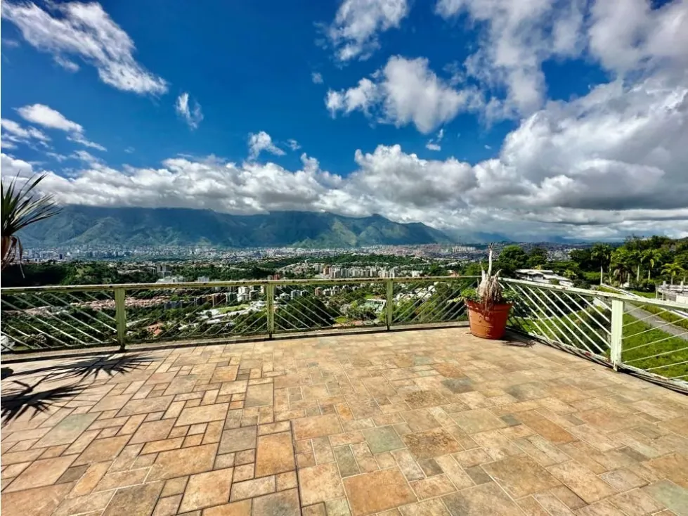 Se vende casa 1.200m2 6h+s+2ch/10b/6p Cerro Verde - 25