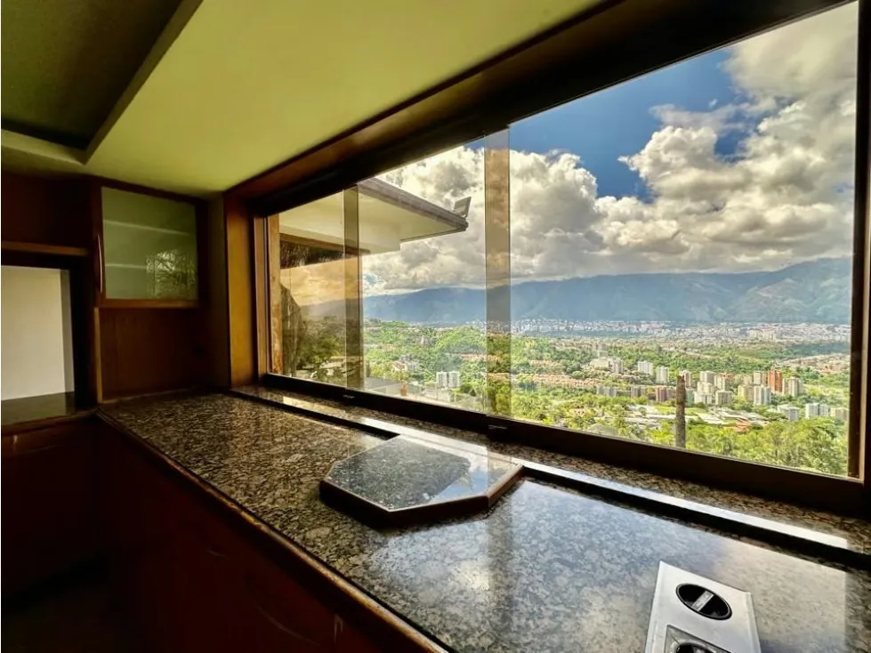 Se vende casa 1.200m2 6h+s+2ch/10b/6p Cerro Verde - 8