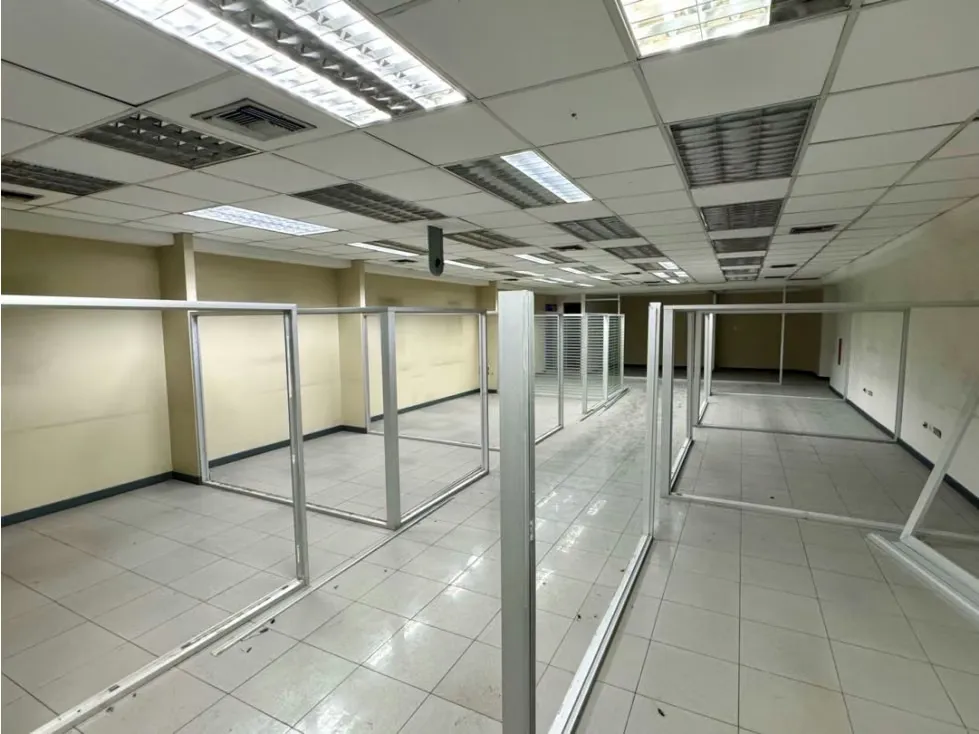 En Venta Local Comercial en Los Palos Grandes. Chacao - Caracas - 17