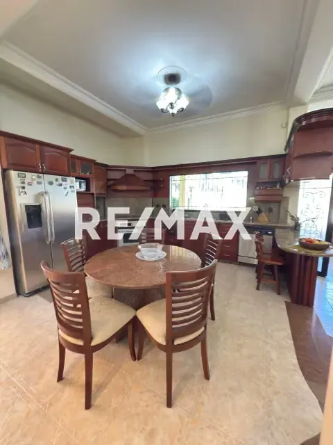 EN VENTA CASA EN URBANIZACION PEDREGAL I, BARQUISIMETO - 2