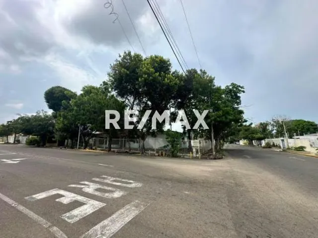 VENTA TERRENO sector tierra negra con calle 66 entre av 13 - 3
