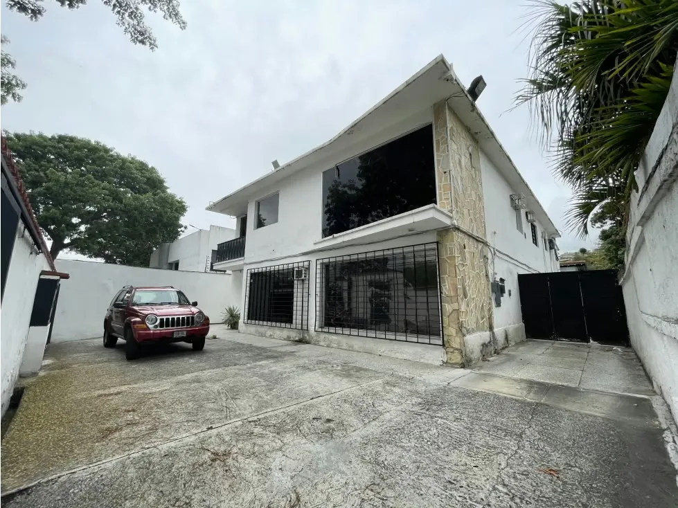 Vendo casa comercial 631m2 Chuao 5648