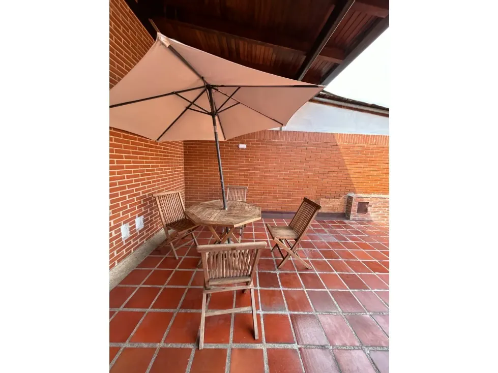 Apartamento en alquiler Campo Alegre 75 m2 1H - 9