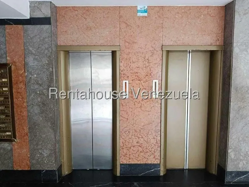 Apartamento (1 Nivel) en Venta en Los Palos Grandes, Distrito Metropolitano - 17