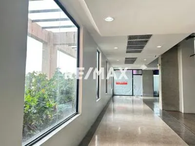 EN ALQUILER LOCALES COMERCIALES EN C.C CIUDAD CREPUSCULAR, ZONA CENTRO DE BARQUISIMETO. - 3