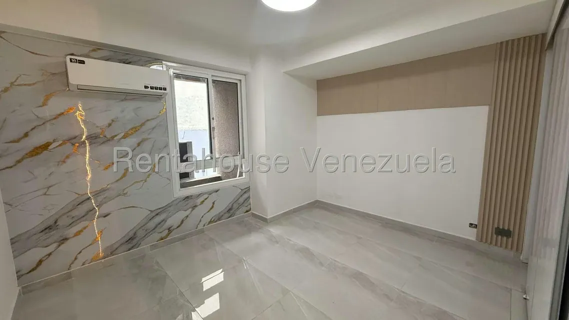 Apartamento (1 Nivel) en Venta en San Bernardino, Distrito Metropolitano - 11