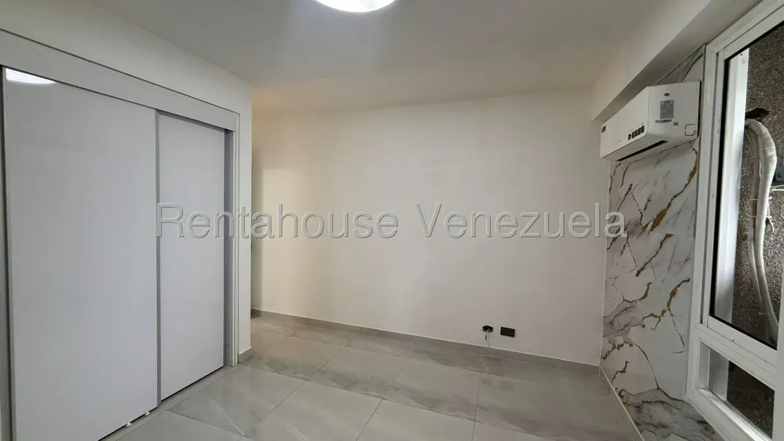 Apartamento (1 Nivel) en Venta en San Bernardino, Distrito Metropolitano - 12