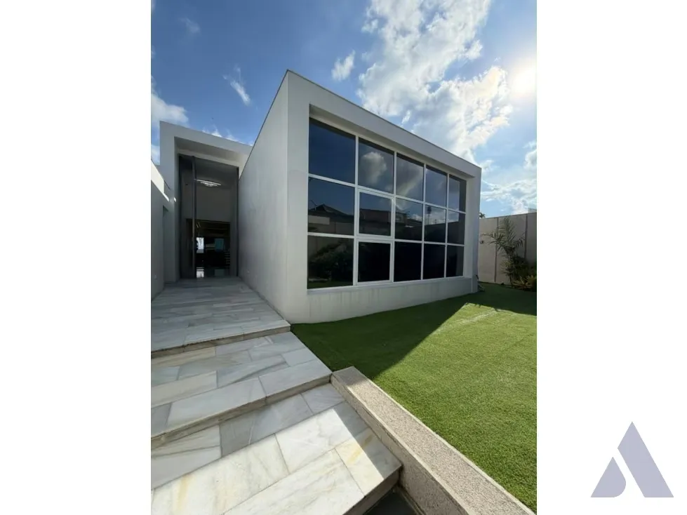 Vendo Casa remodelada 824 m2 La Lagunita.