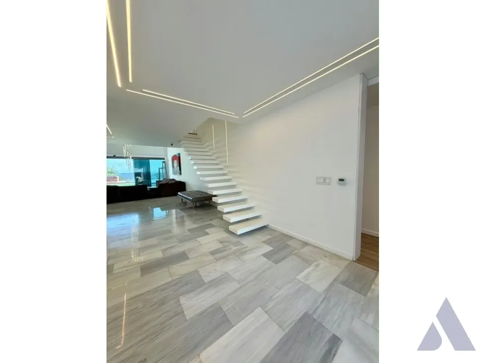 Vendo Casa remodelada 824 m2 La Lagunita. - 4