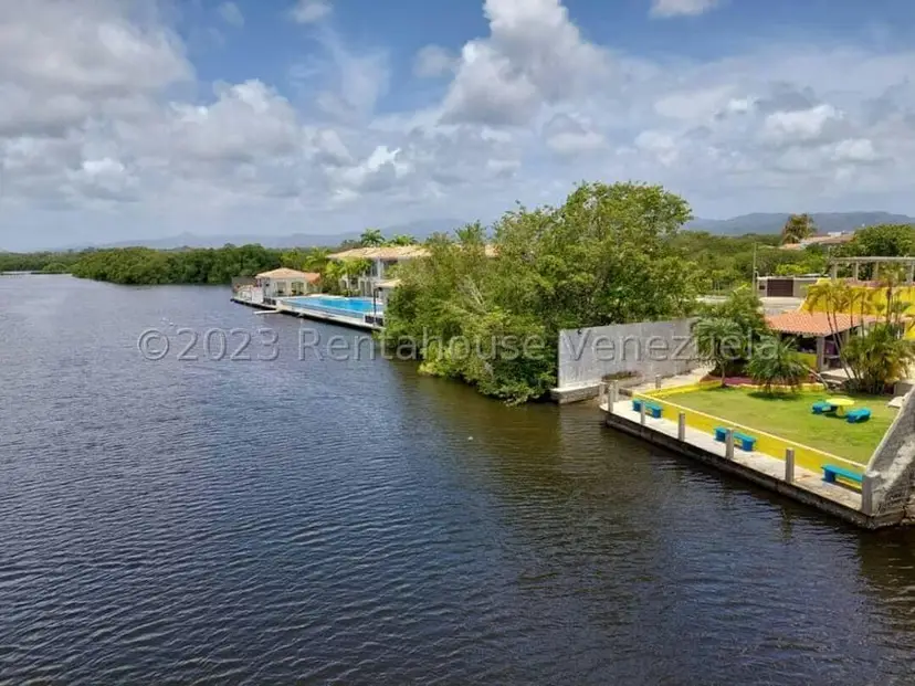 Terreno (Residencial) en Venta en Puerto Encantado, Miranda