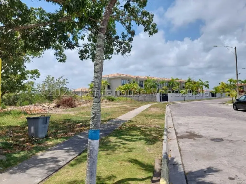 Terreno (Residencial) en Venta en Puerto Encantado, Miranda - 6