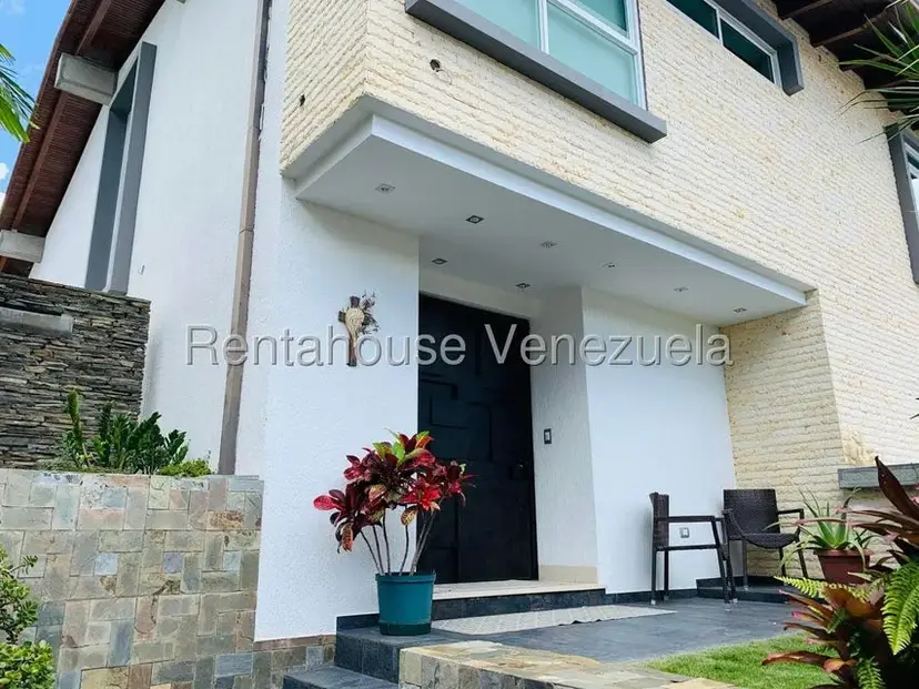 Casa (Duplex) en Venta en Los Naranjos del Cafetal, Distrito Metropolitano