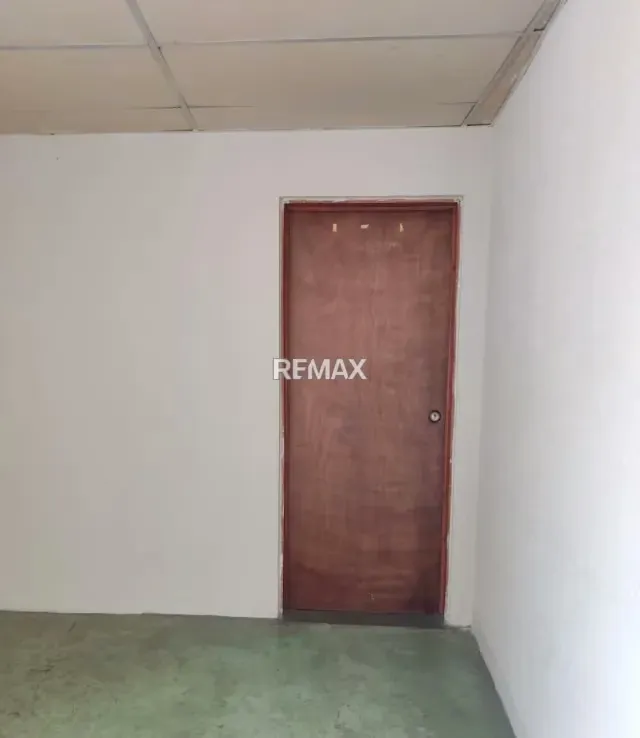 Local Comercial en Alquiler, Ubicado en Avenida 6 entre calles 24 y 25, Sector Las Acacias, Municipio Valera, Estado Trujillo - 2