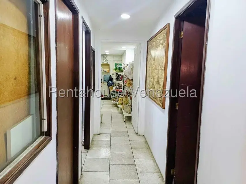 Local Comercial en Venta en Parroquia Catedral, Distrito Metropolitano - 25