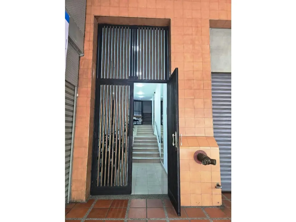 OFICINA - PARROQUIA SANTA ROSALIA - 52 Mts2 - 2