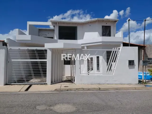 Casa en Urbanización las Aves - 2