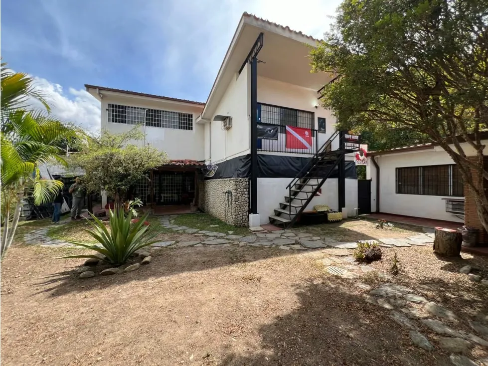 Se vende casa 617,85m² 3h+s/7b/4p Santa Marta - 3