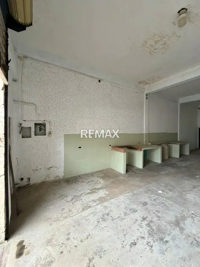 EN ALQUILER LOCAL COMERCIAL DE 120 METROS CUADRADOS, CERCA DEL PUEBLO DE TUCACAS, A ORILLA DE CARRETERA NACIONAL. - 6