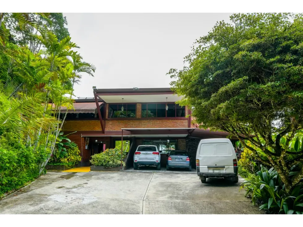 Casa en Venta en Alto Hatillo 870mts/4H+2s/3B+s/3PE