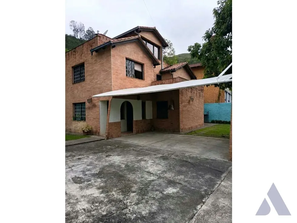Vendo casa 260m2 Colinas de Corralito 3789