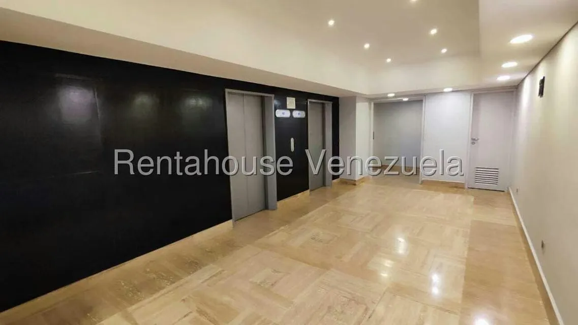 Apartamento (1 Nivel) en Venta en Las Mercedes, Distrito Metropolitano - 2