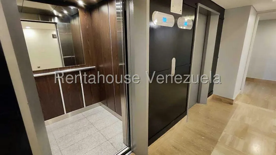 Apartamento (1 Nivel) en Venta en Las Mercedes, Distrito Metropolitano - 40