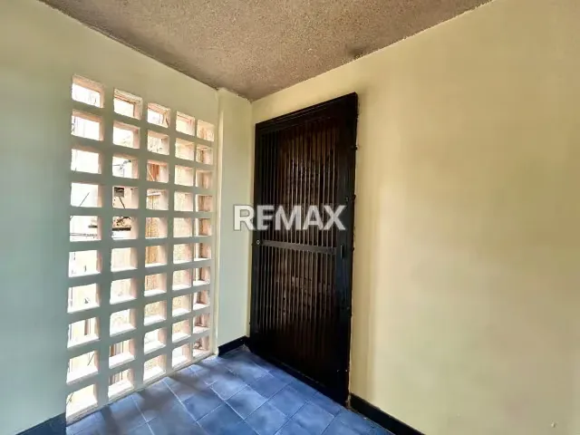 Impecable Apartamento, Piso 6 del Edificio Miranda, Residencias Porlamar. - 18