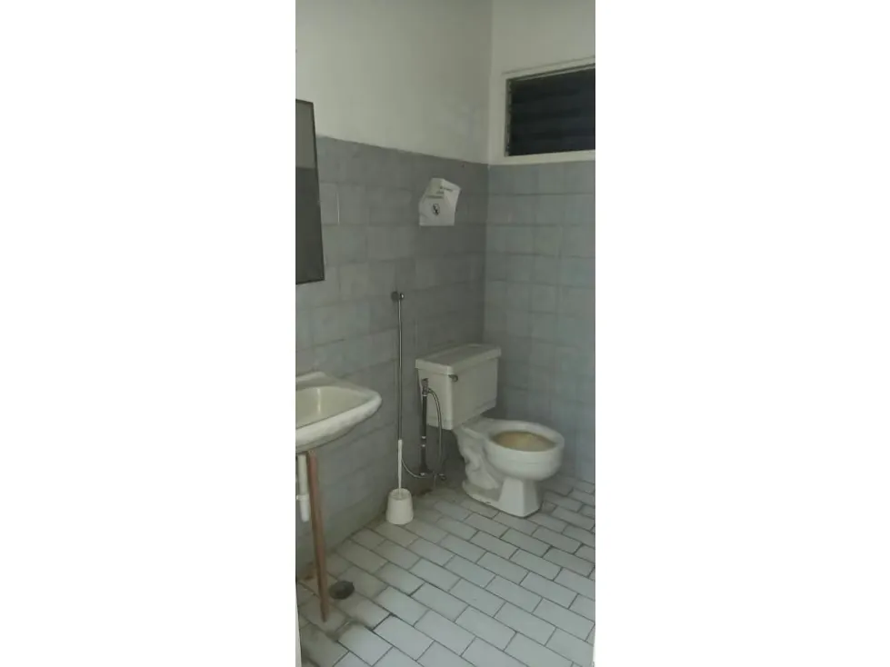 Alquilo local comercial 90m2 Los Ruices 5640 - 11