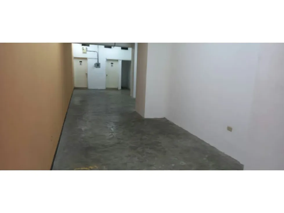 Alquilo local comercial 90m2 Los Ruices 5640 - 5