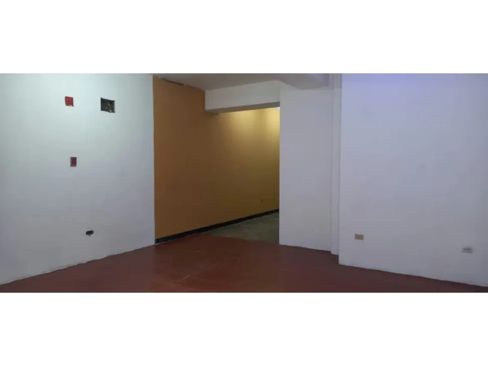 Alquilo local comercial 90m2 Los Ruices 5640 - 7