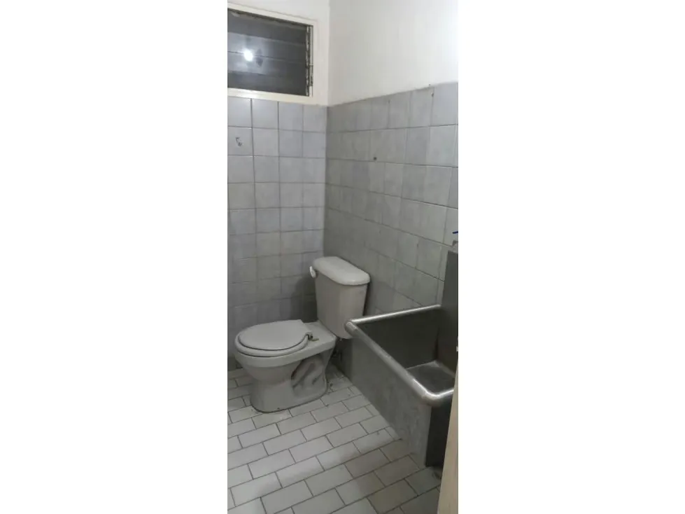Alquilo local comercial 90m2 Los Ruices 5640 - 10