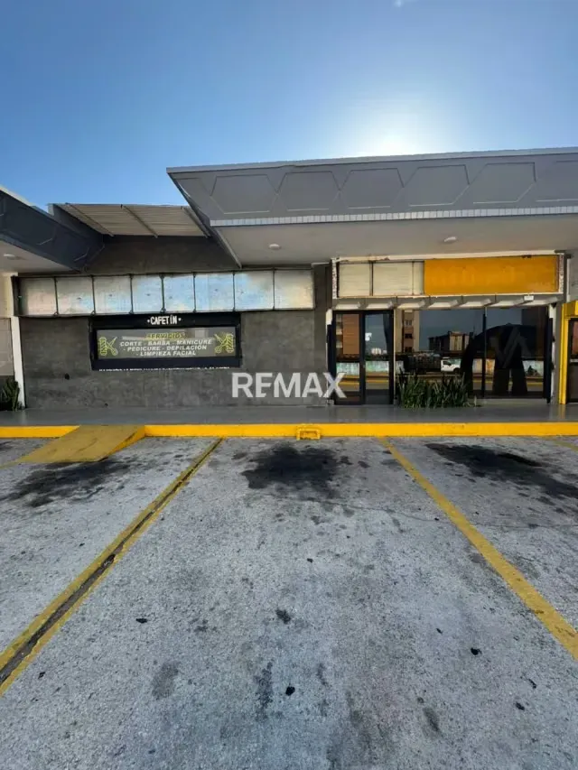 Local Comercial en Alquiler C.C Juana de Avila