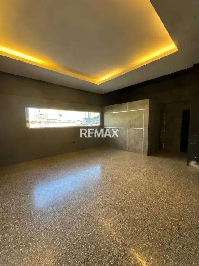 Local Comercial en Alquiler C.C Juana de Avila - 3