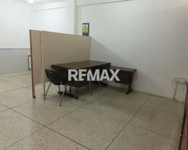 POTENCIAL OFICINA EN PORLAMAR, PLANTA BAJA Y A NIVEL DE CALLE - 3