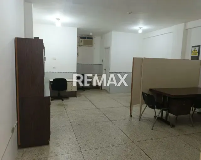 POTENCIAL OFICINA EN PORLAMAR, PLANTA BAJA Y A NIVEL DE CALLE - 4