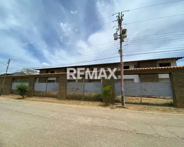 ¡INVIERTE EN RES. SALAMANCA! EN VENTA 5 TOWN HOUSES OBRA GRIS CON DISEÑO FUNCIONAL Y AUTONOMÍA HÍDRICA TOTAL EN LA ASUNCIÓN. EL PROYECTO QUE GARANTIZA RENTABILIDAD Y VALORIZACIÓN PARA TU FUTURO.