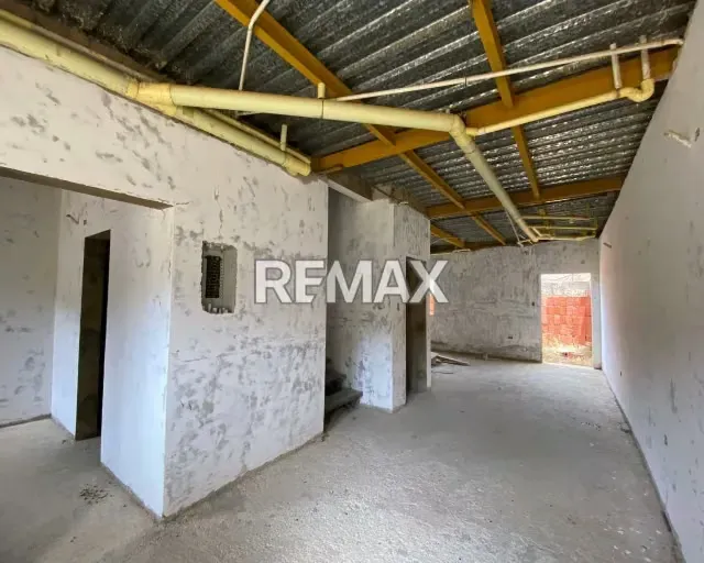 ¡INVIERTE EN RES. SALAMANCA! EN VENTA 5 TOWN HOUSES OBRA GRIS CON DISEÑO FUNCIONAL Y AUTONOMÍA HÍDRICA TOTAL EN LA ASUNCIÓN. EL PROYECTO QUE GARANTIZA RENTABILIDAD Y VALORIZACIÓN PARA TU FUTURO. - 4