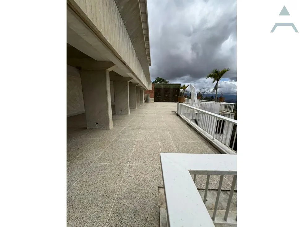 Se vende casa 2400m² 6h+2s/9b+2s/8p Alto Hatillo - 2