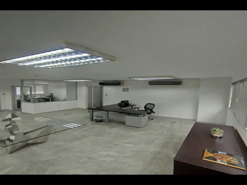 EDIFICIO INDUSTRIAL EN VENTA - URB. BOLEITA NORTE - 12