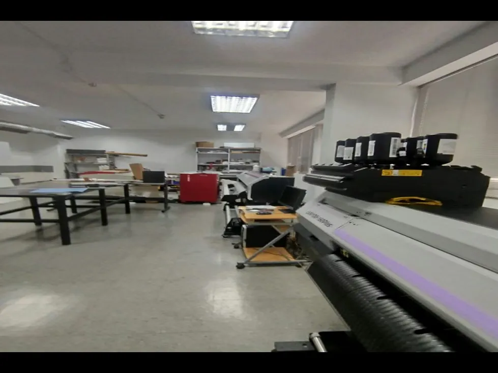 EDIFICIO INDUSTRIAL EN VENTA - URB. BOLEITA NORTE - 5
