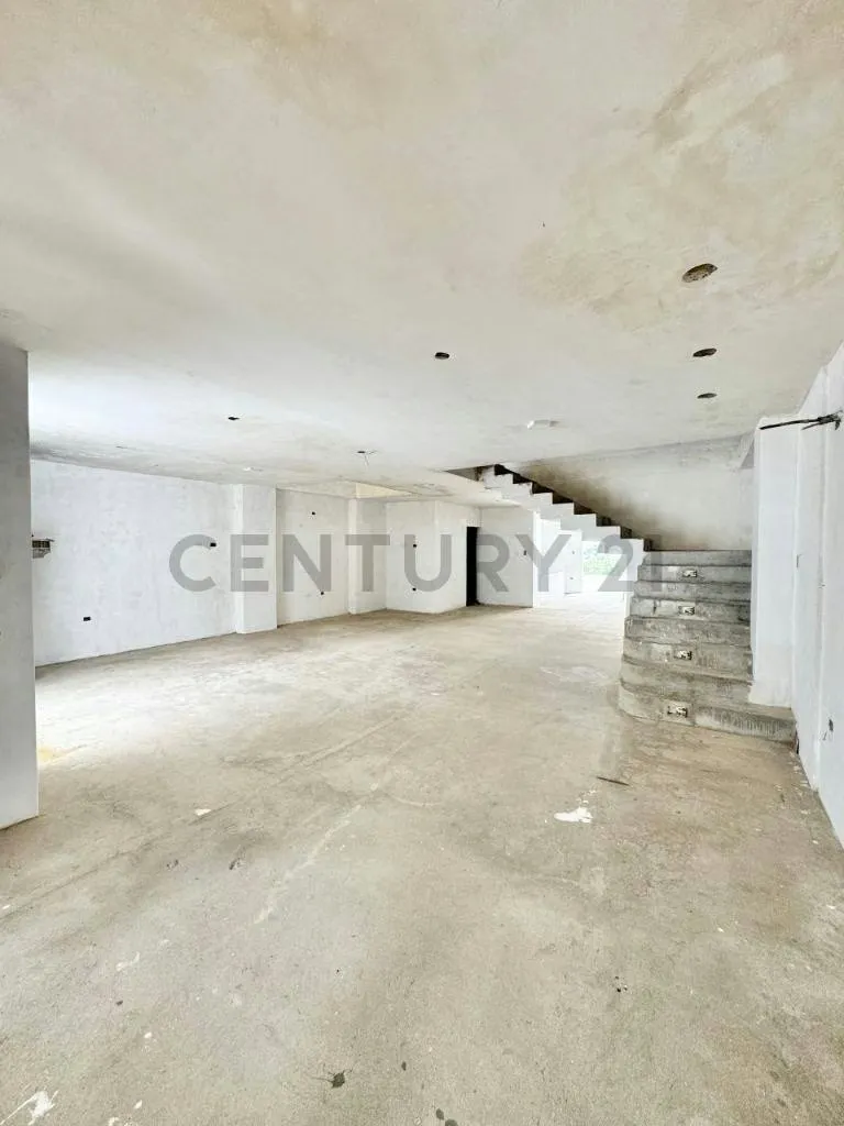Venta Casa Colinas de Pirineos obra blanca - 16