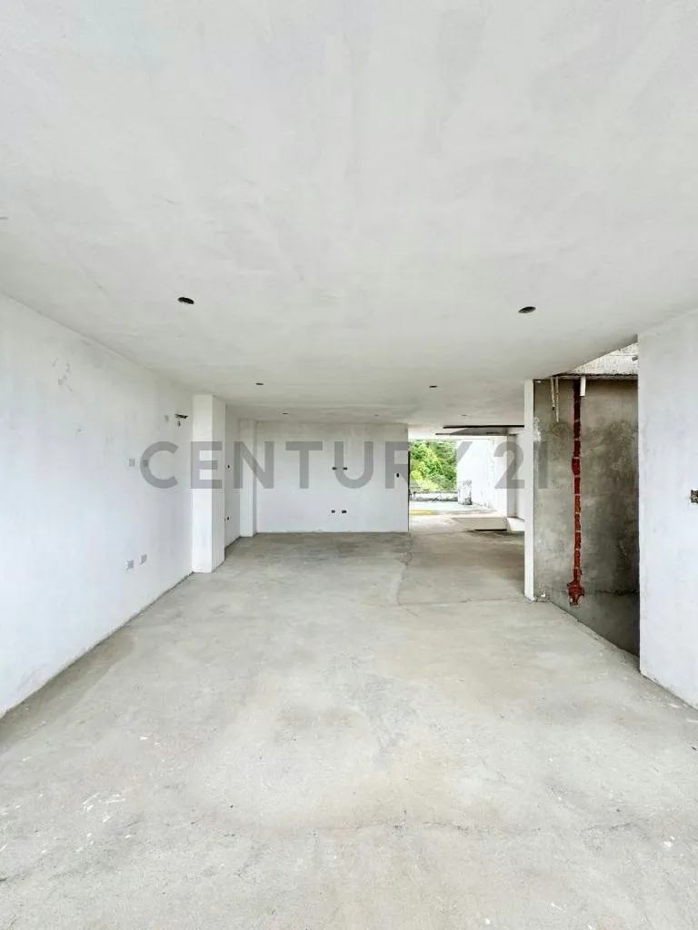 Venta Casa Colinas de Pirineos obra blanca - 24