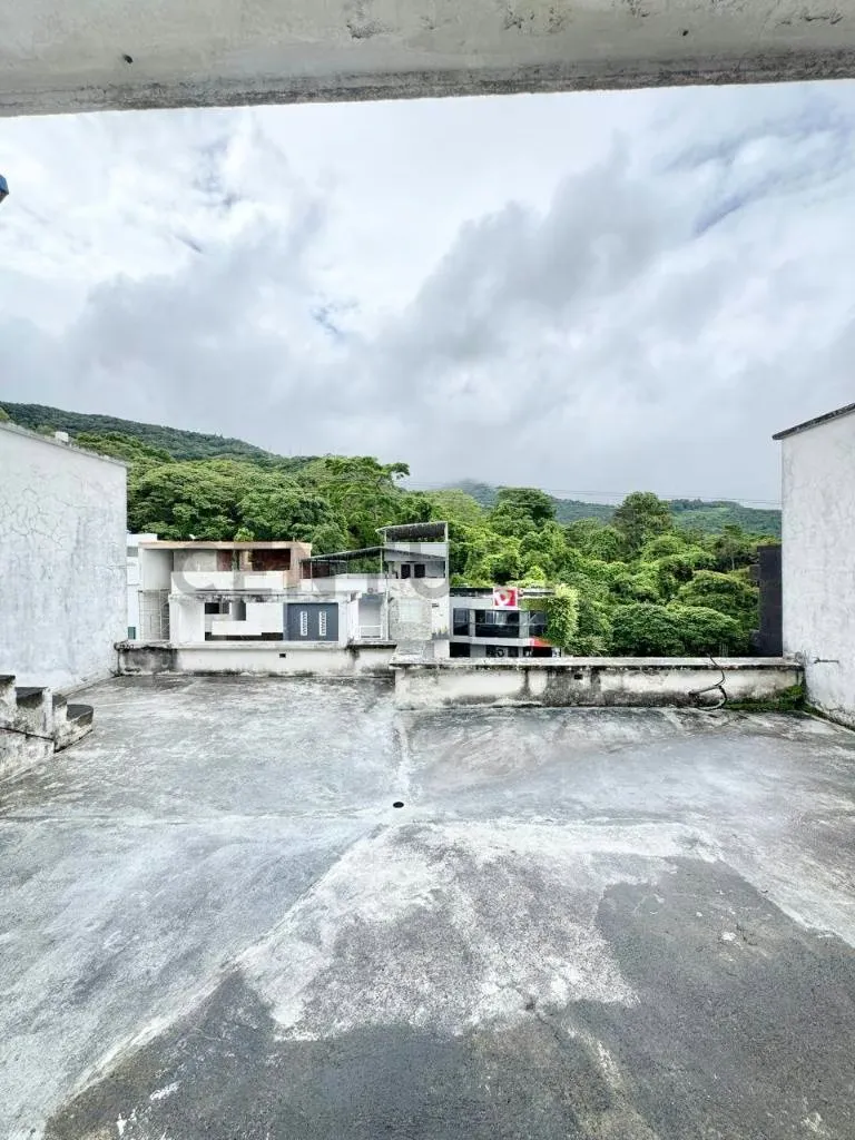 Venta Casa Colinas de Pirineos obra blanca - 32