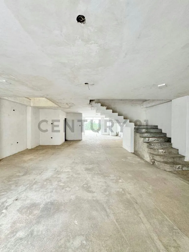 Venta Casa Colinas de Pirineos obra blanca - 37